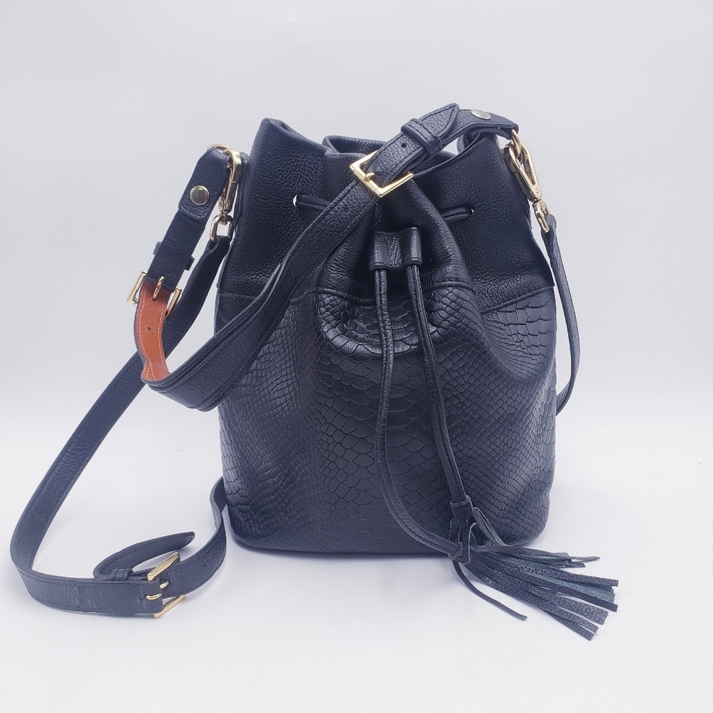 Gigi New York Jenn Bucket Shoulder Bag‎ Black Leather Embossed Purse